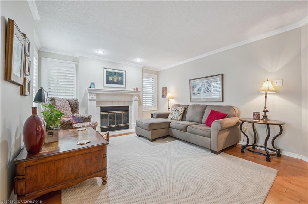 4-488 Beechwood Drive, Waterloo, ON - Indoor Photo Showing Living Room With Fireplace