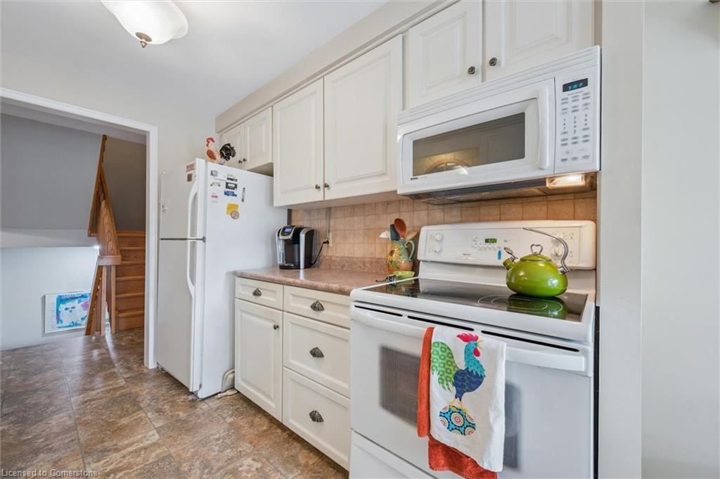 4-488 Beechwood Drive, Waterloo, ON - Indoor Photo Showing Kitchen