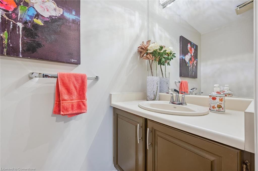 4-488 Beechwood Drive, Waterloo, ON - Indoor Photo Showing Bathroom