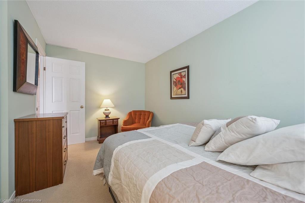 4-488 Beechwood Drive, Waterloo, ON - Indoor Photo Showing Bedroom