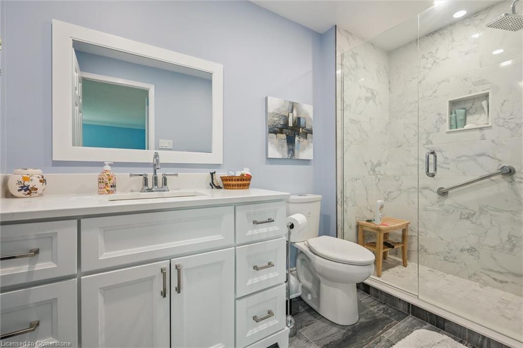 4-488 Beechwood Drive, Waterloo, ON - Indoor Photo Showing Bathroom