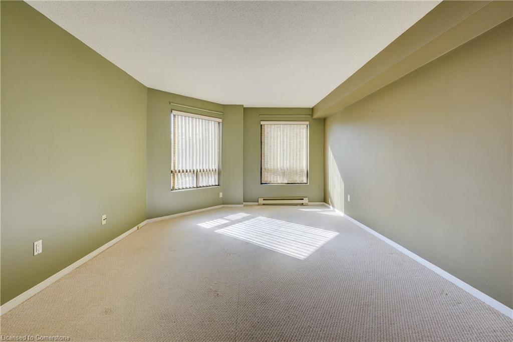 204-10 Ellen Street E, Kitchener, ON - Indoor Photo Showing Other Room