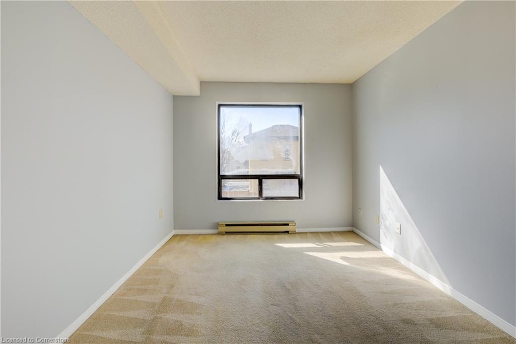 204-10 Ellen Street E, Kitchener, ON - Indoor Photo Showing Other Room