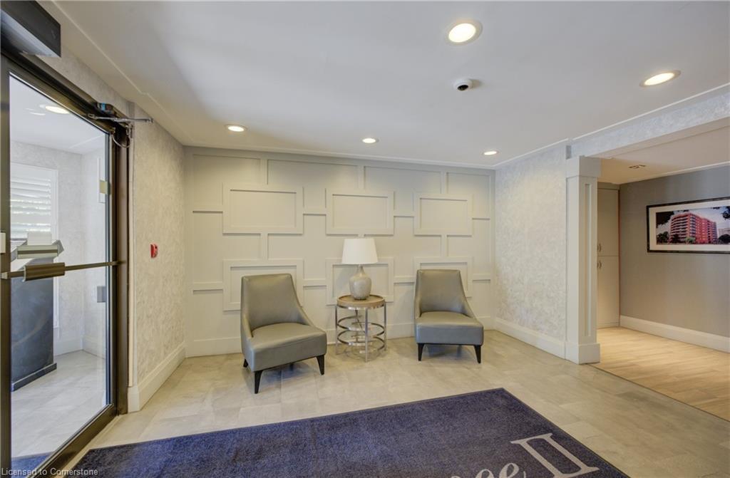 204-10 Ellen Street E, Kitchener, ON - Indoor