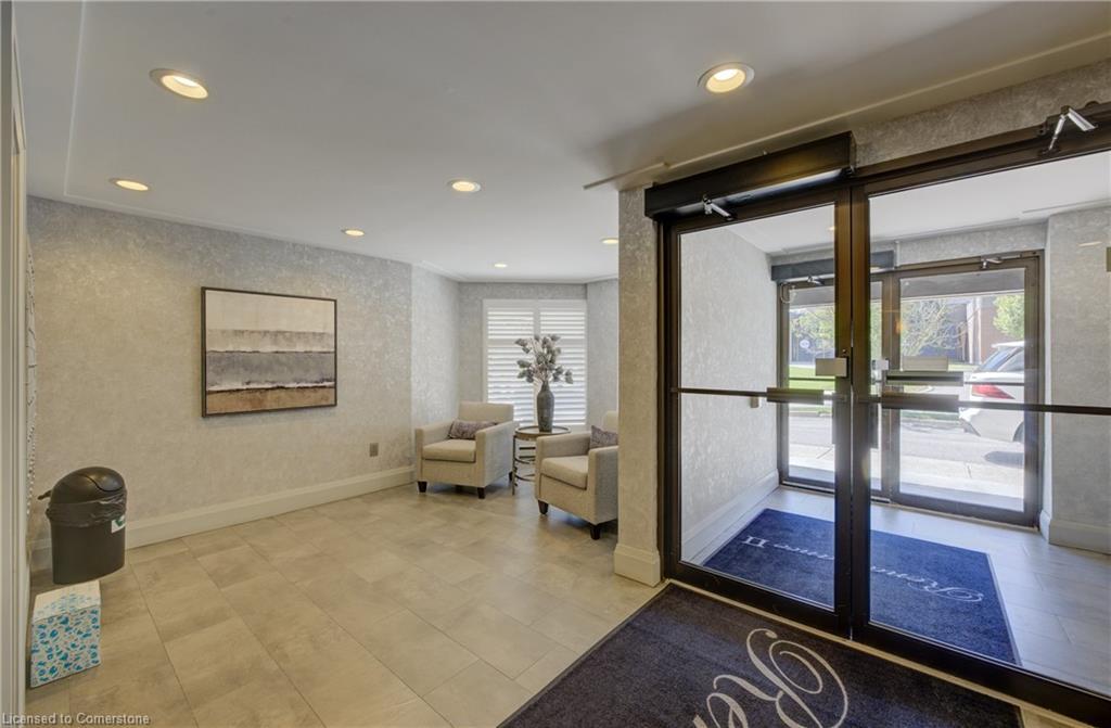 204-10 Ellen Street E, Kitchener, ON - Indoor Photo Showing Other Room