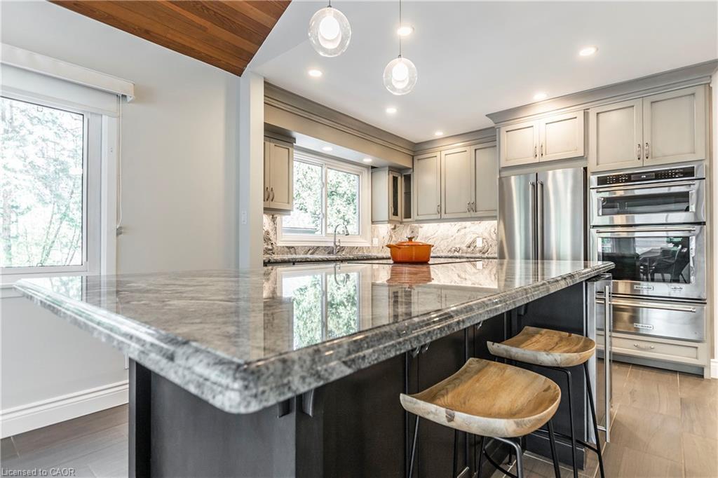 6353 Mcniven Road, Burlington, ON - Indoor Photo Showing Kitchen With Upgraded Kitchen