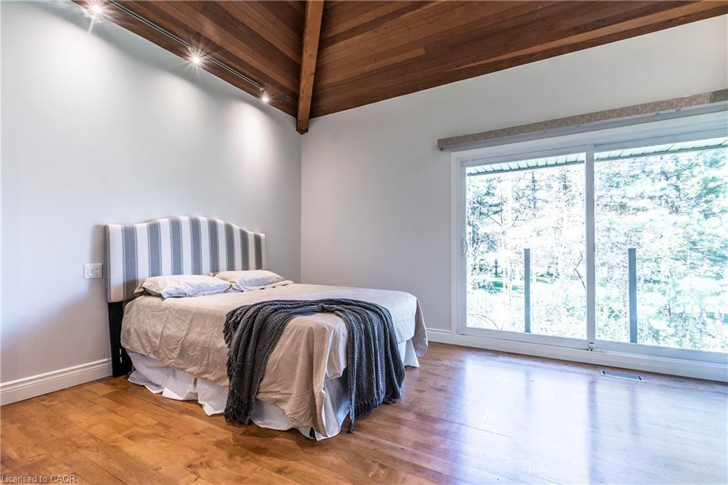 6353 Mcniven Road, Burlington, ON - Indoor Photo Showing Bedroom