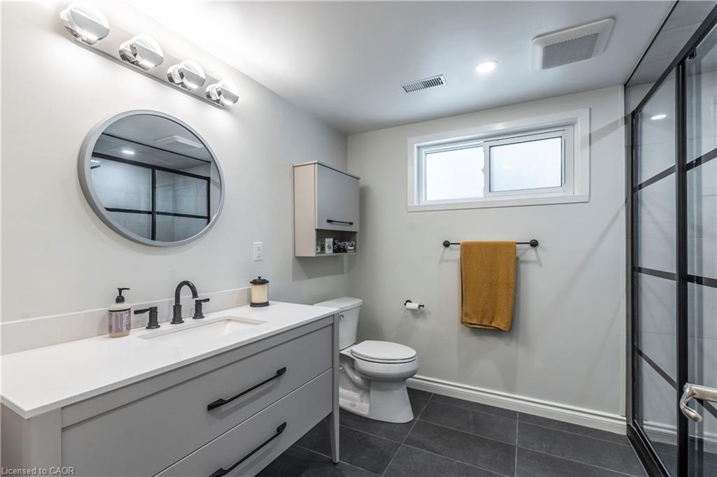 6353 Mcniven Road, Burlington, ON - Indoor Photo Showing Bathroom