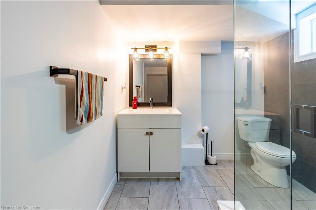 104 Boniface Avenue, Kitchener, ON - Indoor Photo Showing Bathroom