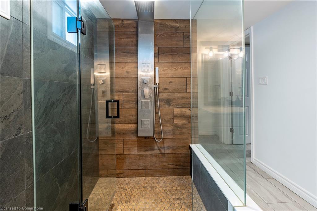 104 Boniface Avenue, Kitchener, ON - Indoor Photo Showing Bathroom