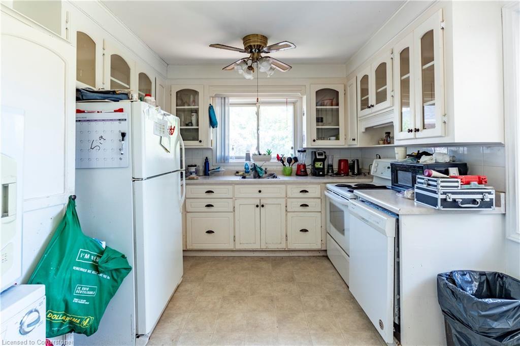 104 Boniface Avenue, Kitchener, ON - Indoor Photo Showing Kitchen
