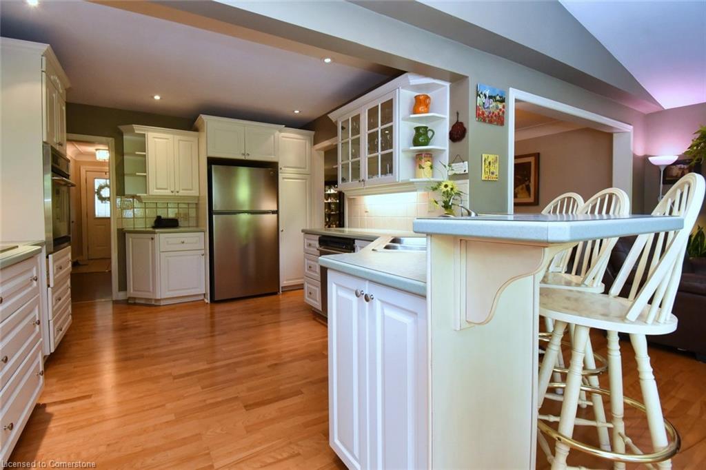 4131 Lorraine Crescent, Burlington, ON - Indoor Photo Showing Kitchen