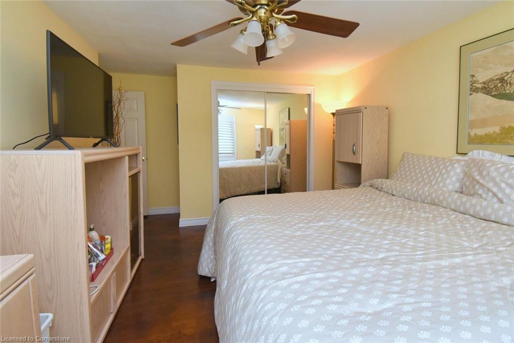 4131 Lorraine Crescent, Burlington, ON - Indoor Photo Showing Bedroom