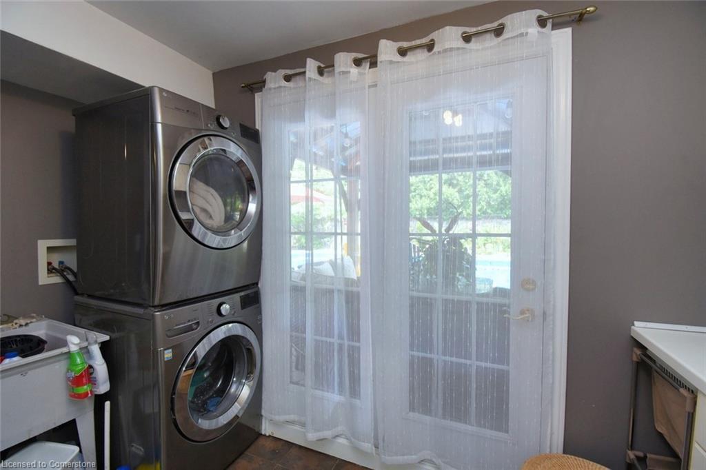 4131 Lorraine Crescent, Burlington, ON - Indoor Photo Showing Laundry Room