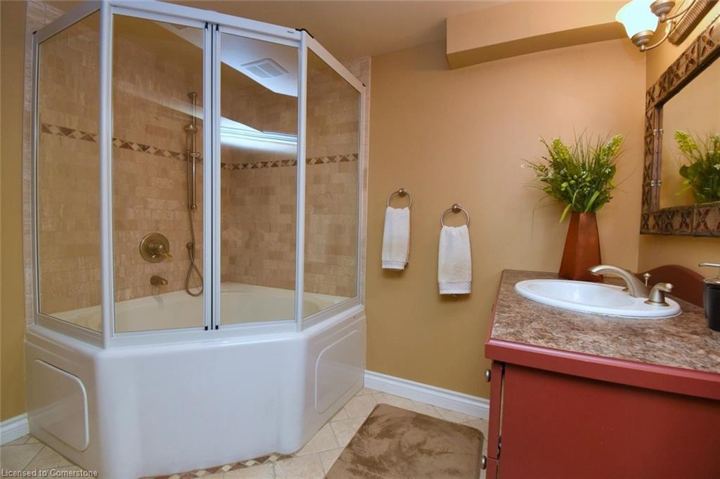 4131 Lorraine Crescent, Burlington, ON - Indoor Photo Showing Bathroom