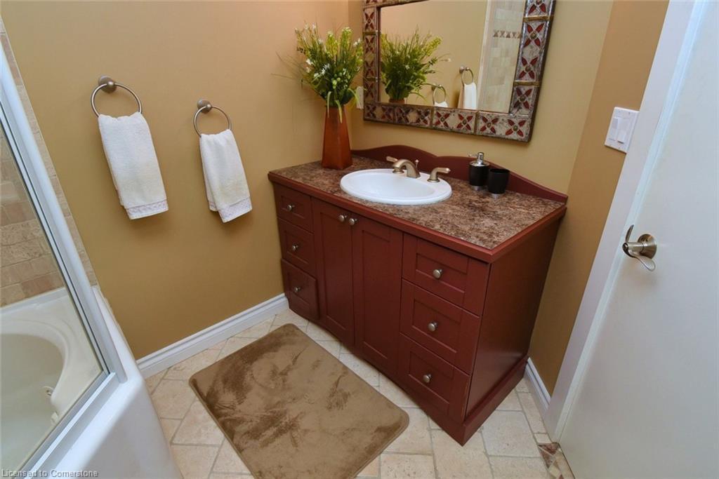 4131 Lorraine Crescent, Burlington, ON - Indoor Photo Showing Bathroom