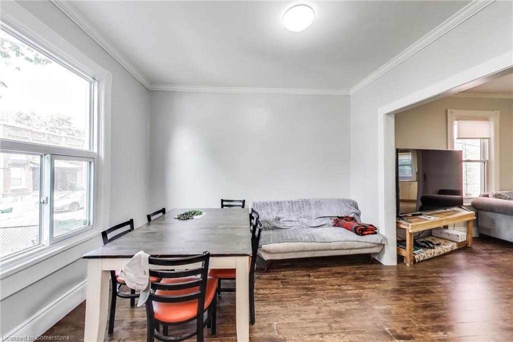 8 Madison Avenue, Hamilton, ON - Indoor