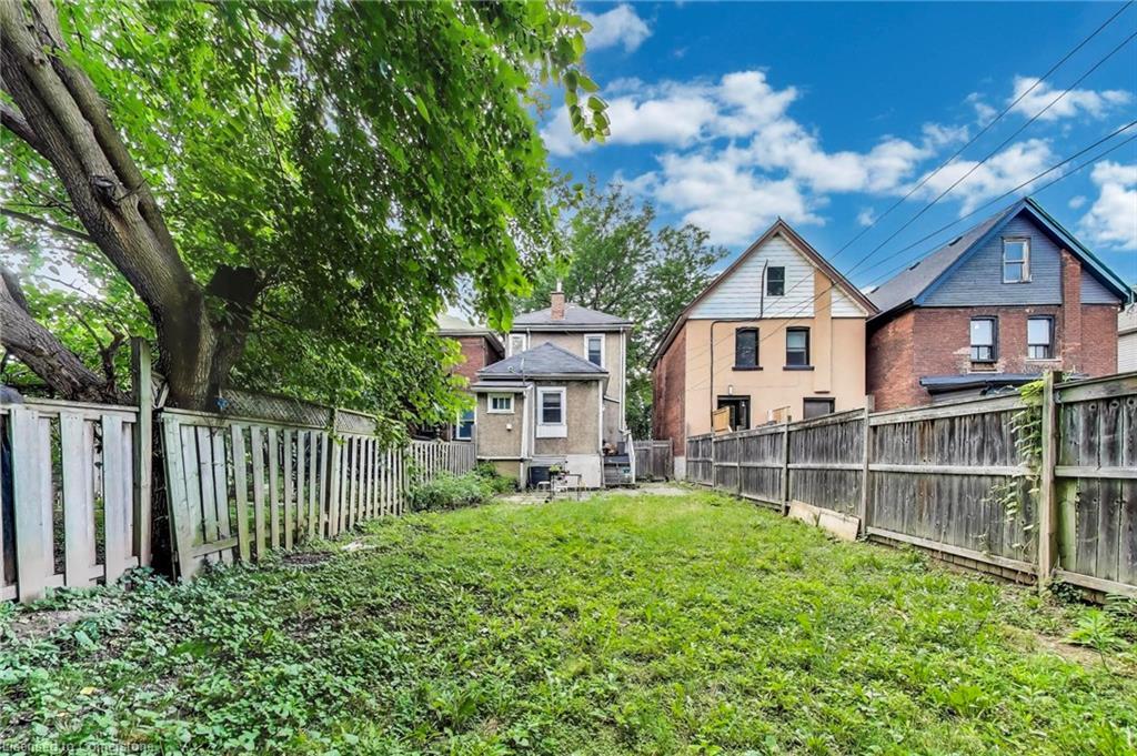 8 Madison Avenue, Hamilton, ON - Outdoor