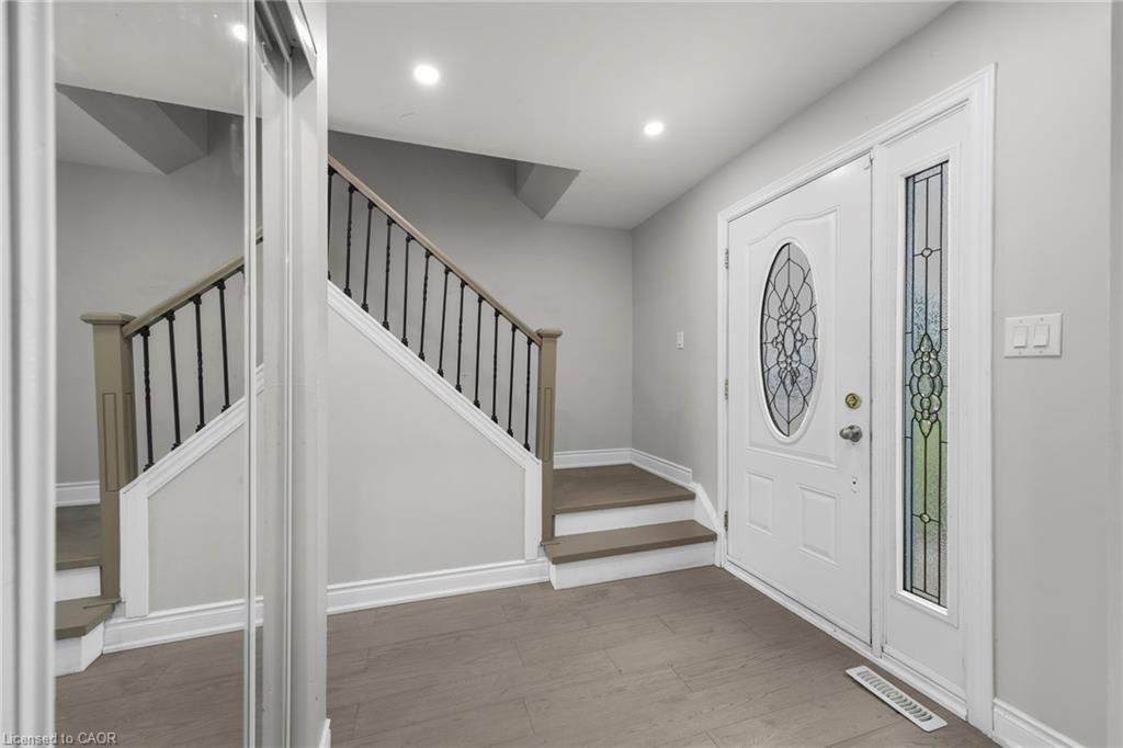 24 Fallingdale Crescent, Brampton, ON - Indoor Photo Showing Other Room