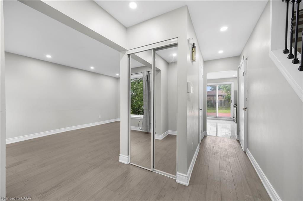 24 Fallingdale Crescent, Brampton, ON - Indoor Photo Showing Other Room