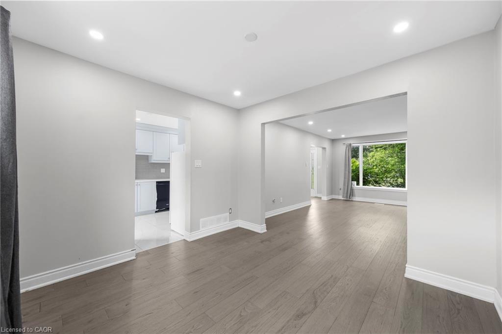 24 Fallingdale Crescent, Brampton, ON - Indoor Photo Showing Other Room