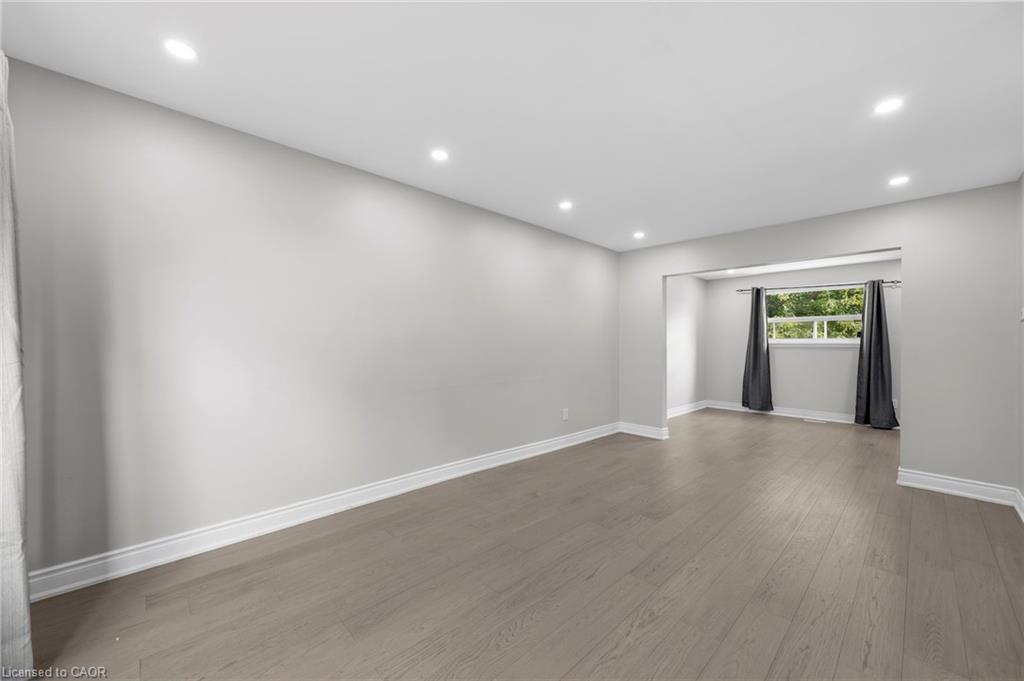 24 Fallingdale Crescent, Brampton, ON - Indoor Photo Showing Other Room