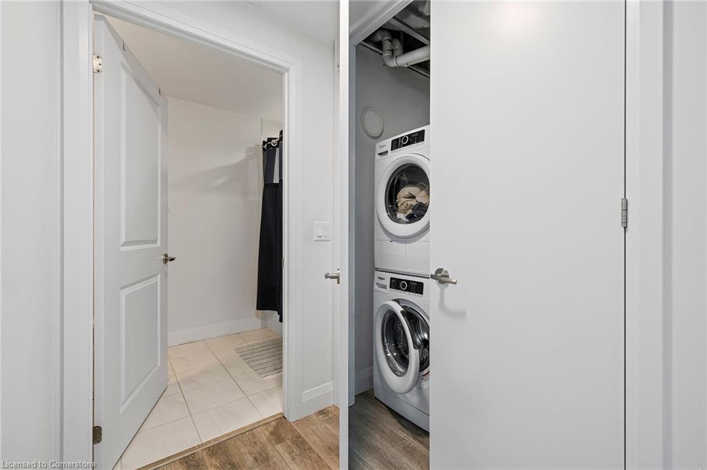228-1 Redfern Avenue, Hamilton, ON - Indoor Photo Showing Laundry Room