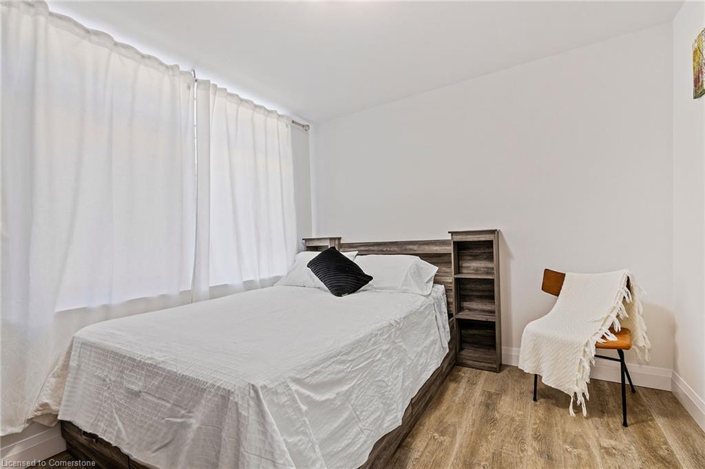 228-1 Redfern Avenue, Hamilton, ON - Indoor Photo Showing Bedroom