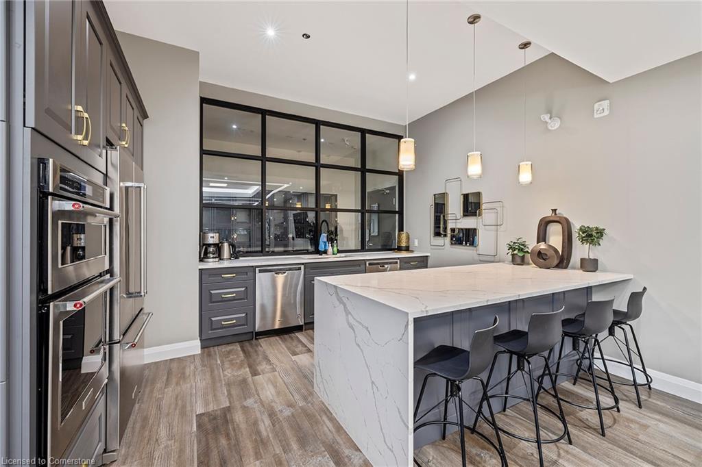 228-1 Redfern Avenue, Hamilton, ON - Indoor Photo Showing Kitchen With Stainless Steel Kitchen With Upgraded Kitchen