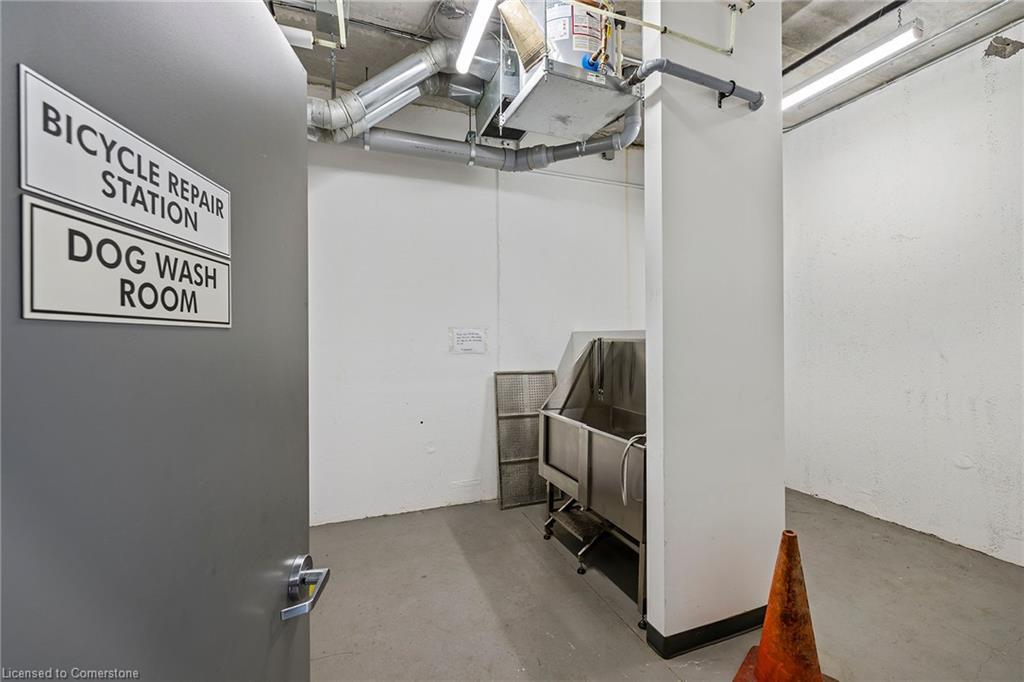 228-1 Redfern Avenue, Hamilton, ON - Indoor