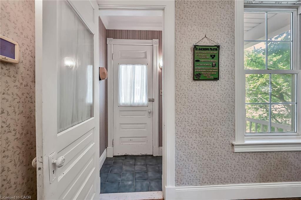 94 Sutherland Street W, Caledonia, ON - Indoor Photo Showing Other Room