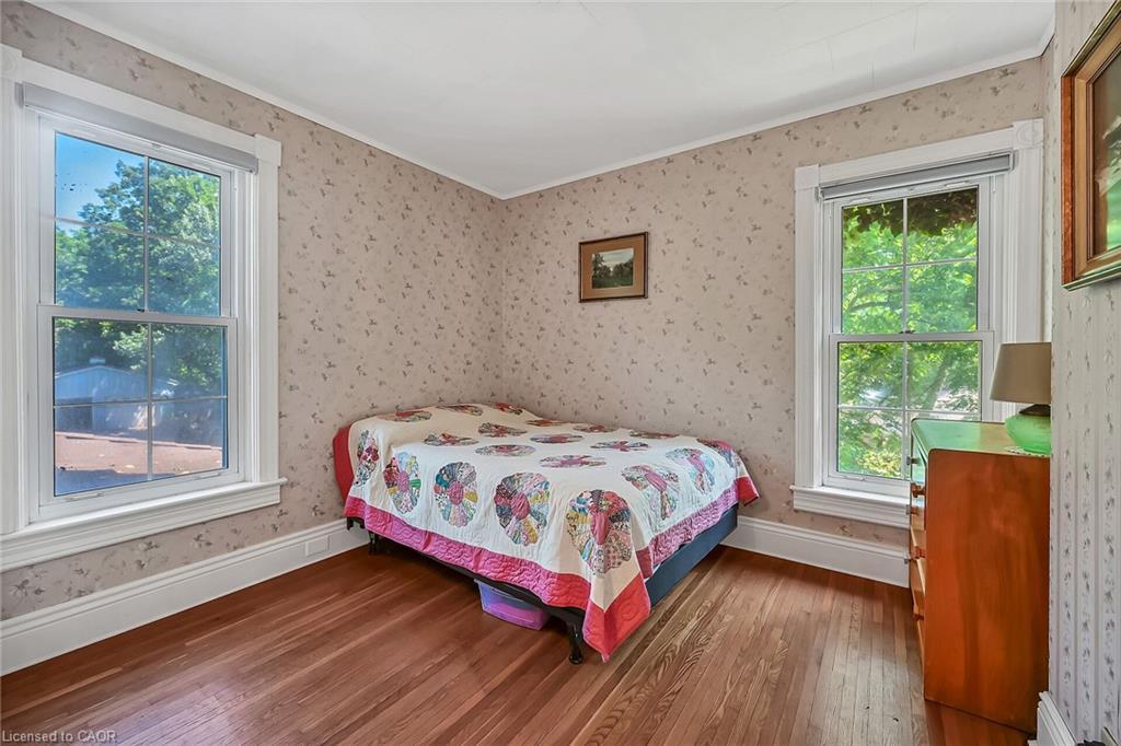 94 Sutherland Street W, Caledonia, ON - Indoor Photo Showing Bedroom