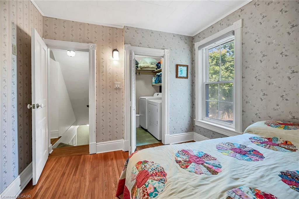 94 Sutherland Street W, Caledonia, ON - Indoor Photo Showing Bedroom