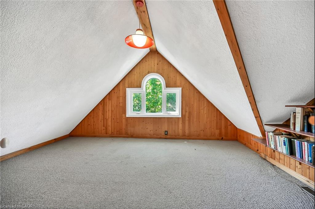 94 Sutherland Street W, Caledonia, ON - Indoor Photo Showing Other Room