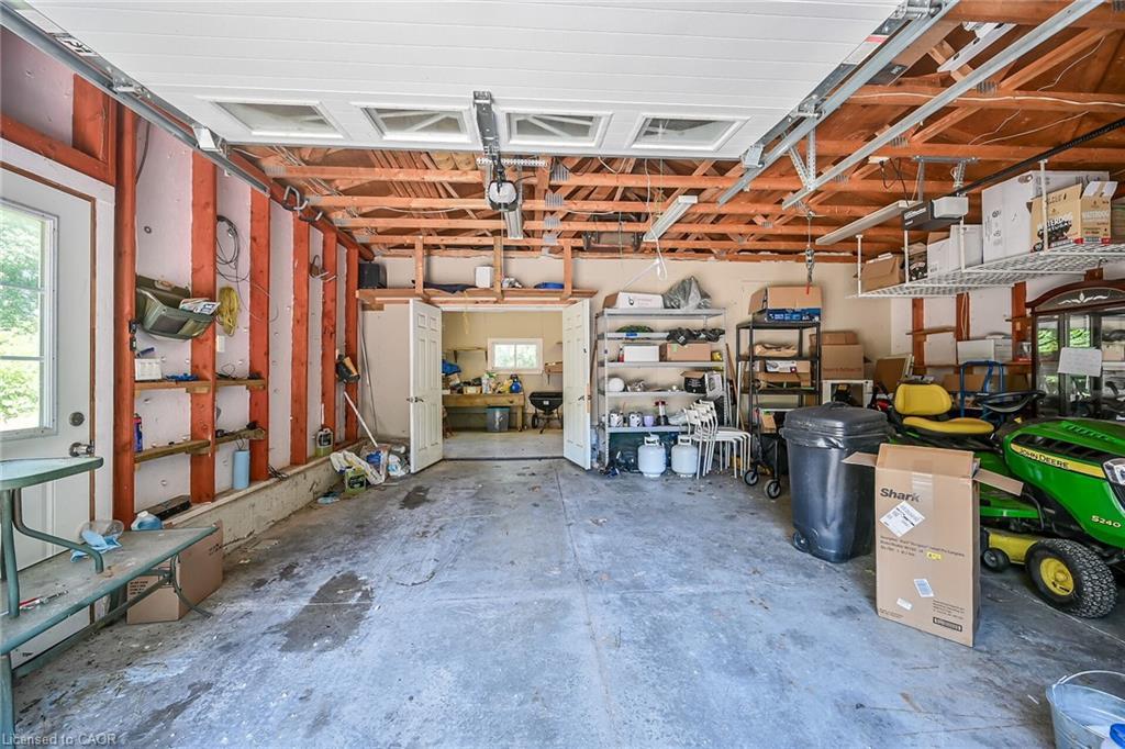 94 Sutherland Street W, Caledonia, ON - Indoor Photo Showing Garage