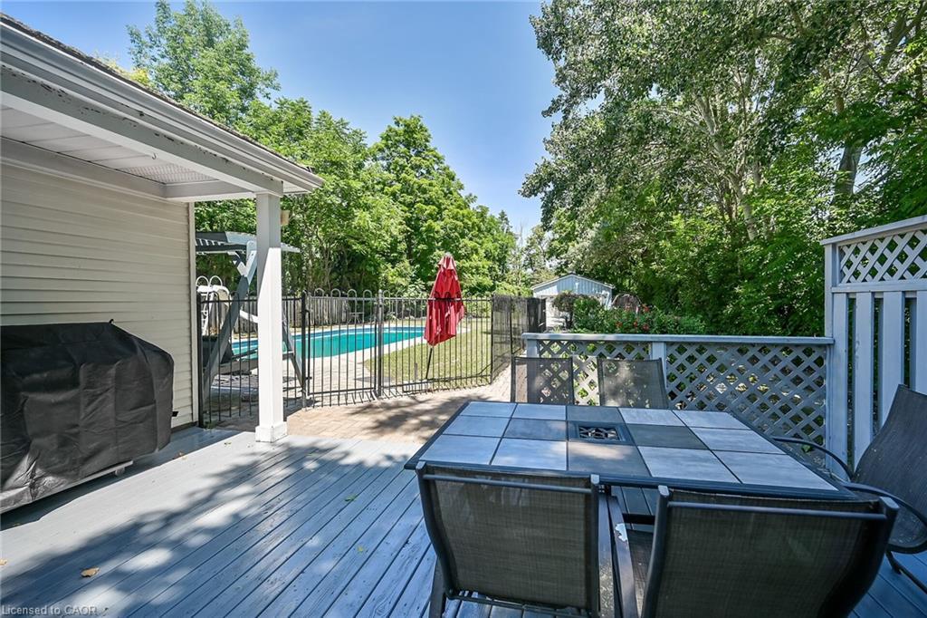 94 Sutherland Street W, Caledonia, ON - Outdoor