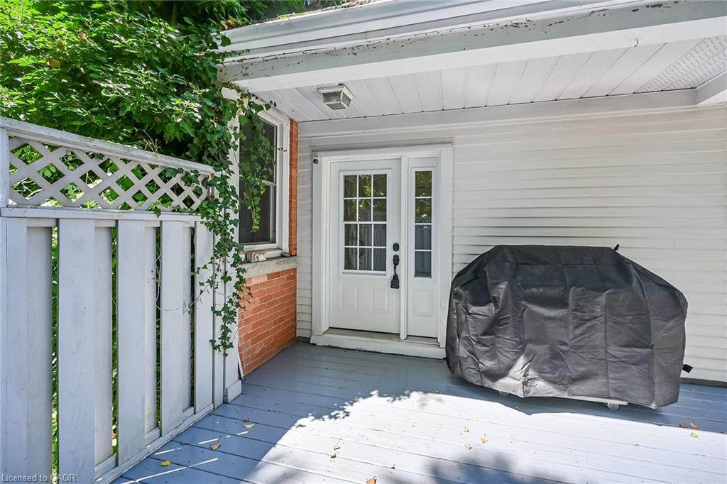 94 Sutherland Street W, Caledonia, ON - Outdoor With Exterior