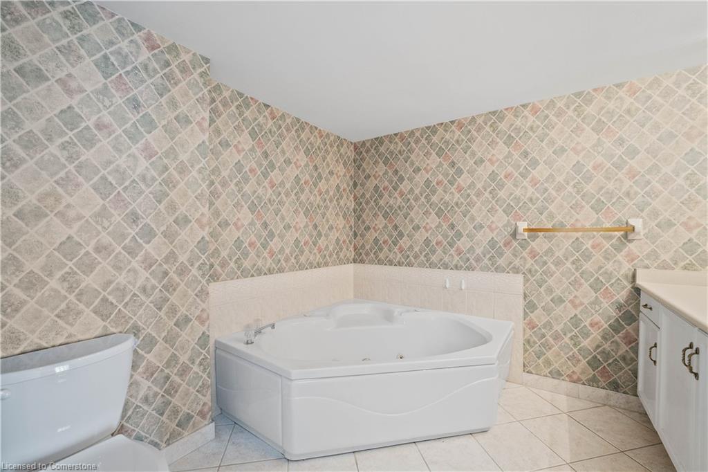 605-162 Martindale Road, St. Catharines, ON - Indoor Photo Showing Bathroom