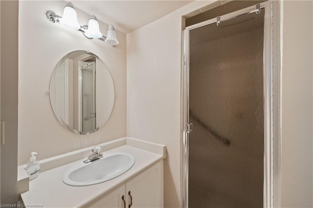 605-162 Martindale Road, St. Catharines, ON - Indoor Photo Showing Bathroom