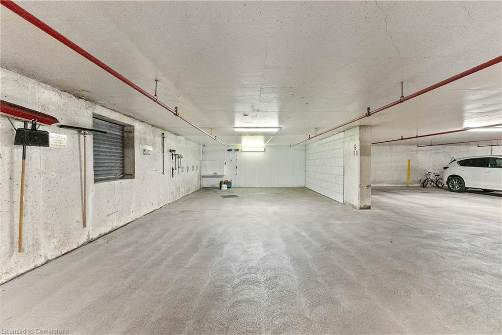 605-162 Martindale Road, St. Catharines, ON - Indoor Photo Showing Garage