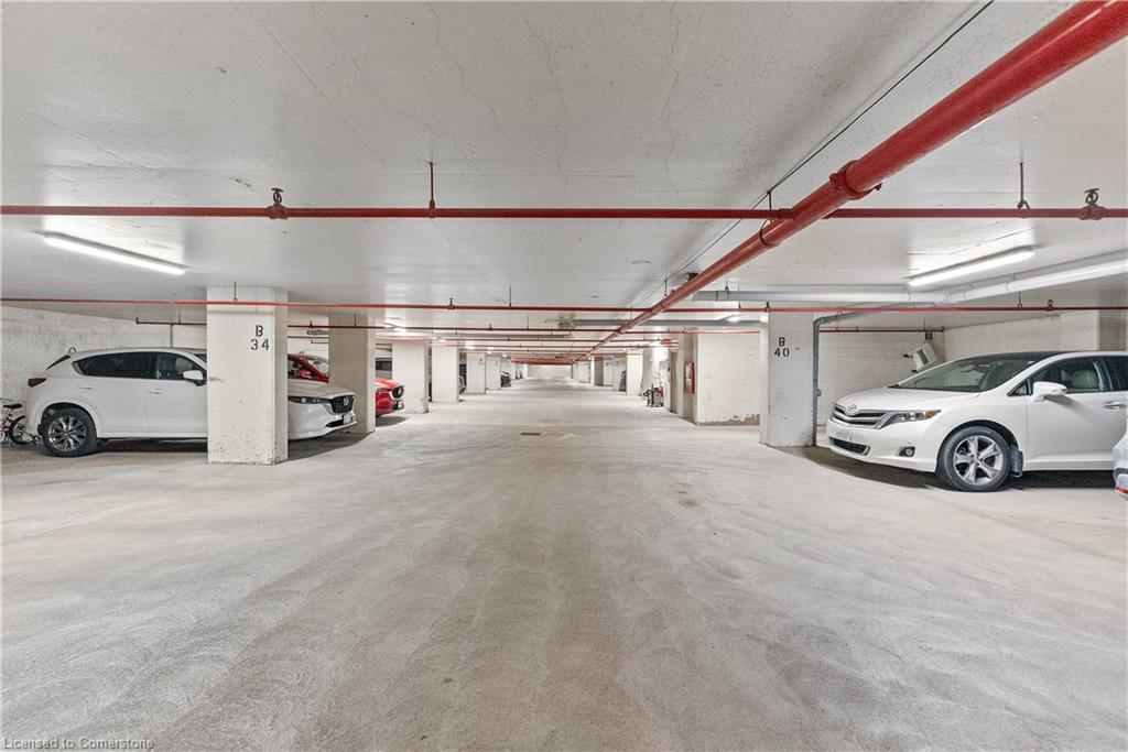 605-162 Martindale Road, St. Catharines, ON - Indoor Photo Showing Garage