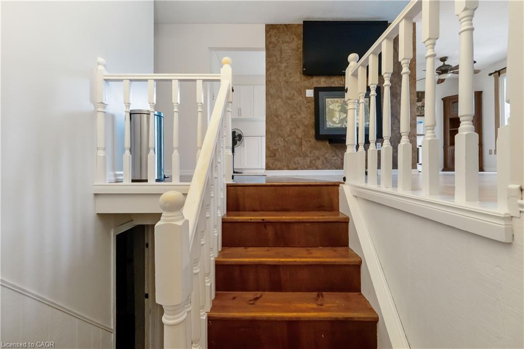 6 Equestrian Court, Brantford, ON - Indoor Photo Showing Other Room