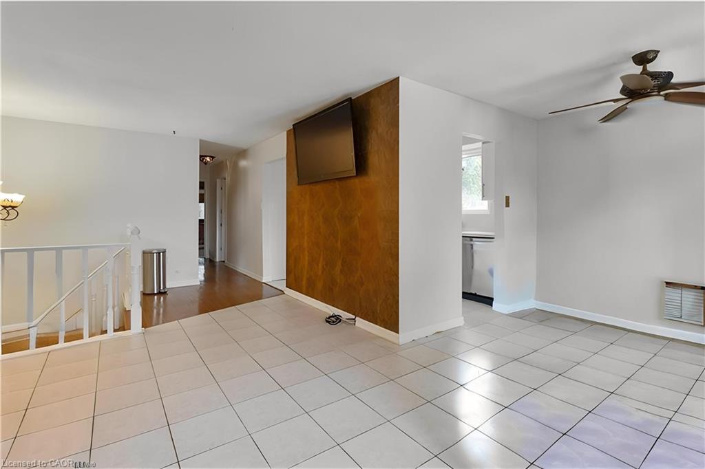 6 Equestrian Court, Brantford, ON - Indoor Photo Showing Other Room