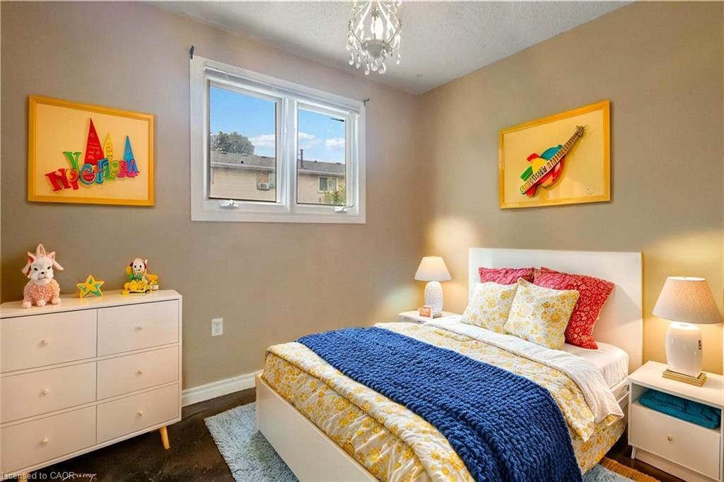 6 Equestrian Court, Brantford, ON - Indoor Photo Showing Bedroom