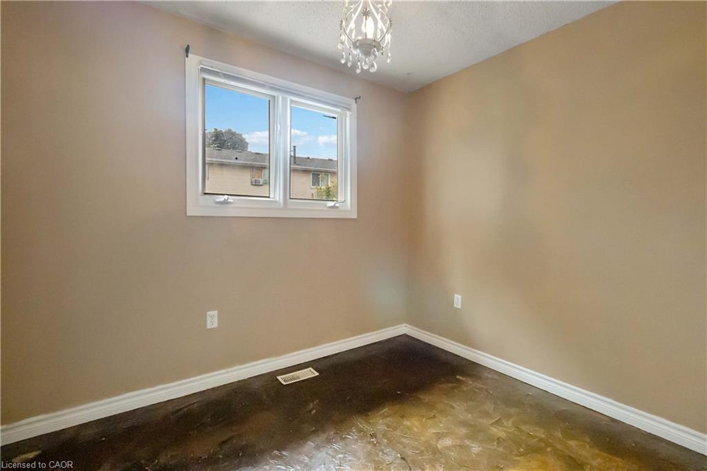 6 Equestrian Court, Brantford, ON - Indoor Photo Showing Other Room