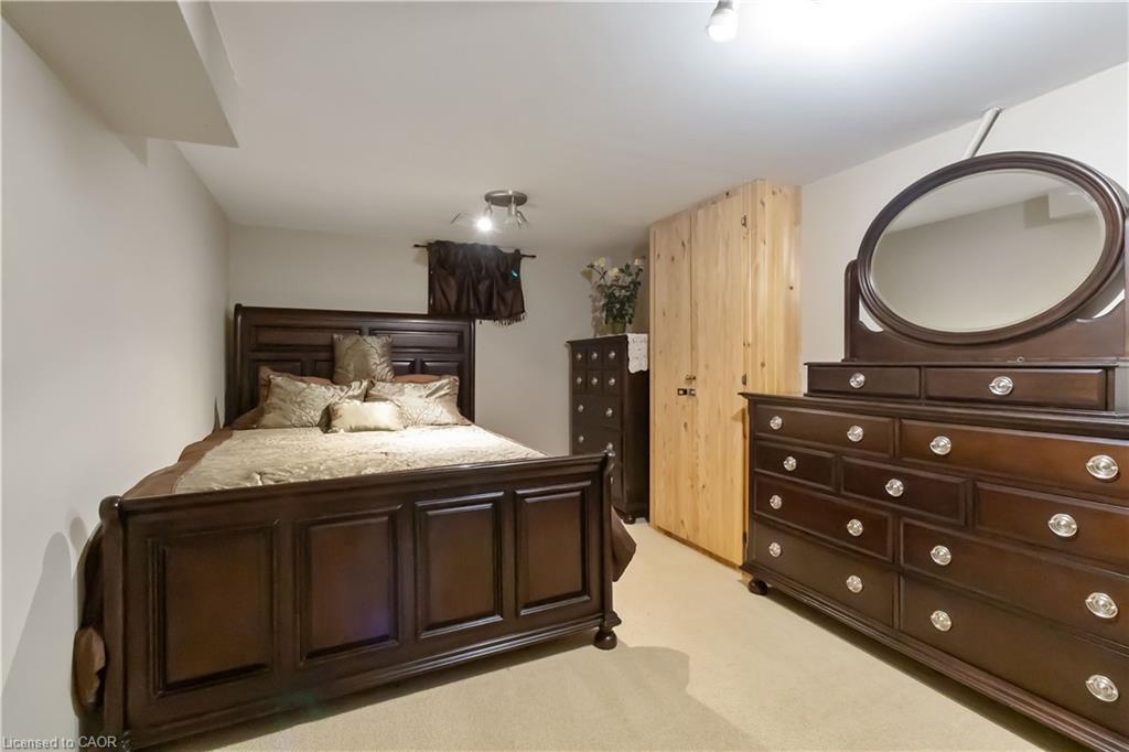 6 Equestrian Court, Brantford, ON - Indoor Photo Showing Bedroom