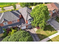 70 Moore Crescent Ancaster, ON L9G 4Z6