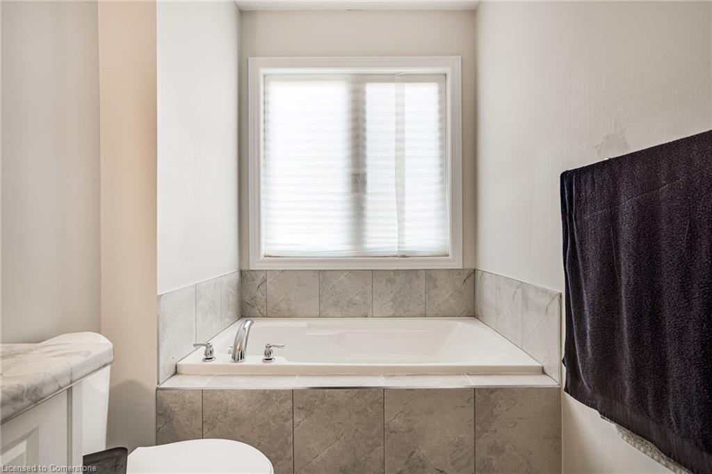26 Bentgrass Drive, Welland, ON - Indoor Photo Showing Bathroom