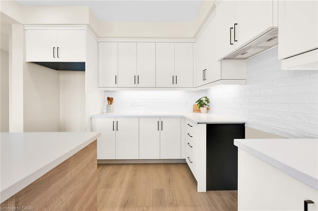 160 Craddock Boulevard, Jarvis, ON - Indoor Photo Showing Kitchen
