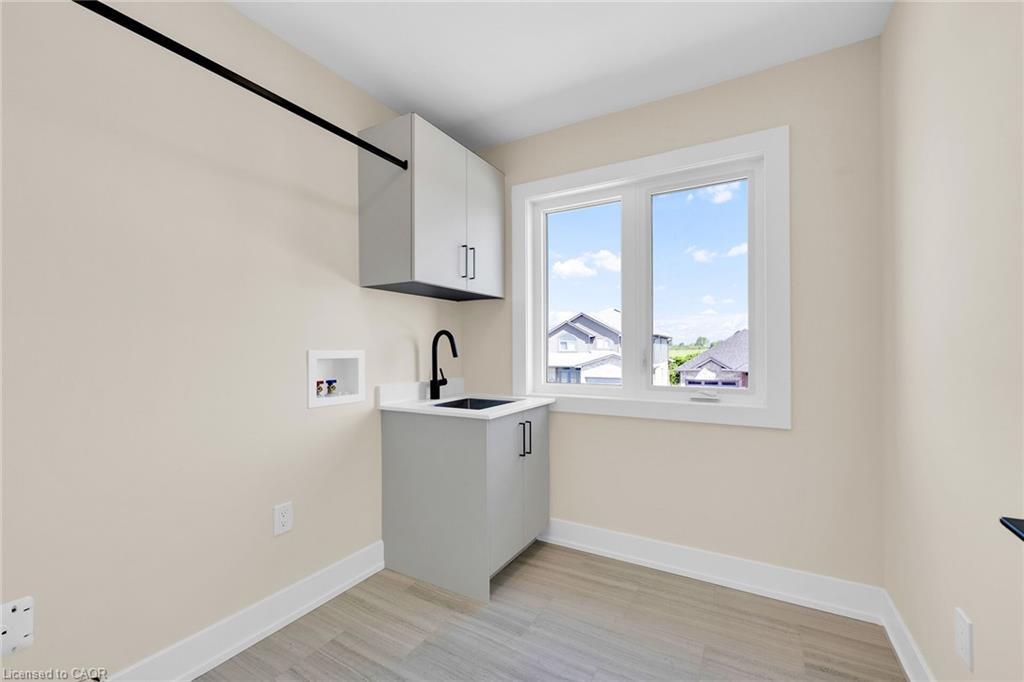 160 Craddock Boulevard, Jarvis, ON - Indoor